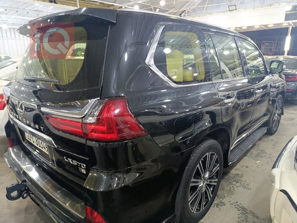 Lexus LX
